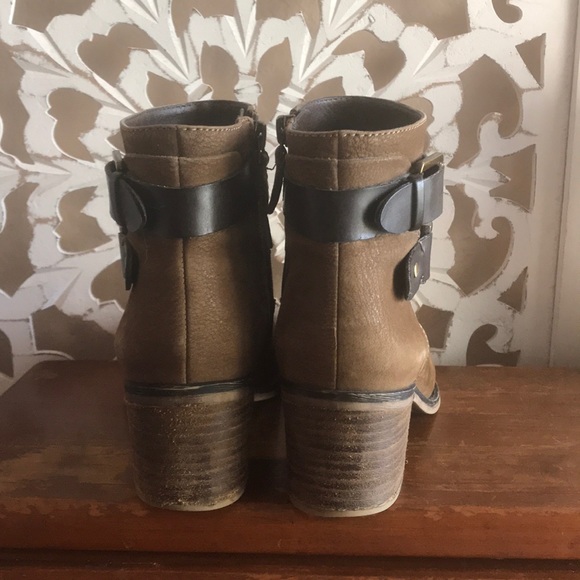 Distressed Boots π - Picture 3 of 3